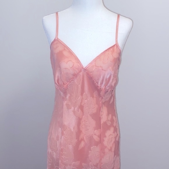 Victoria’s Secret gold label peach maxi slip - Picture 4 of 8